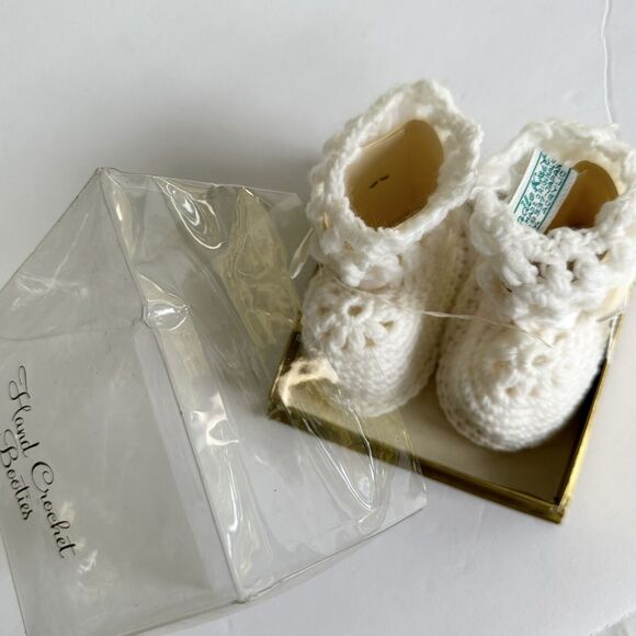 1960s Crocheted Knitted Baby Booties Shoes Infant White Bow Unisex NEW - Picture 1 of 9